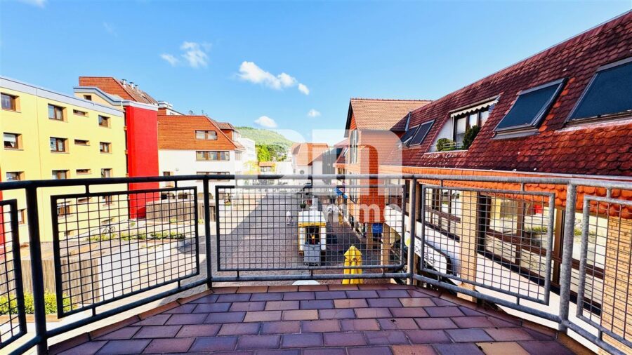 Schöne zentral gelegenes Büro mit drei Balkonen und Tiefgaragenstellplatz - 2.OG Balkon 2
